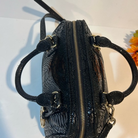 Michael Kors Black Snakeskin Croc Embossed crossbody - Picture 8 of 10